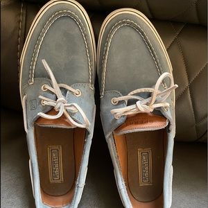 Men’s blue suede Sperry